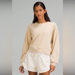 Lululemon Perfectly Oversized Cropped Crew
Softstreme in Prosecco